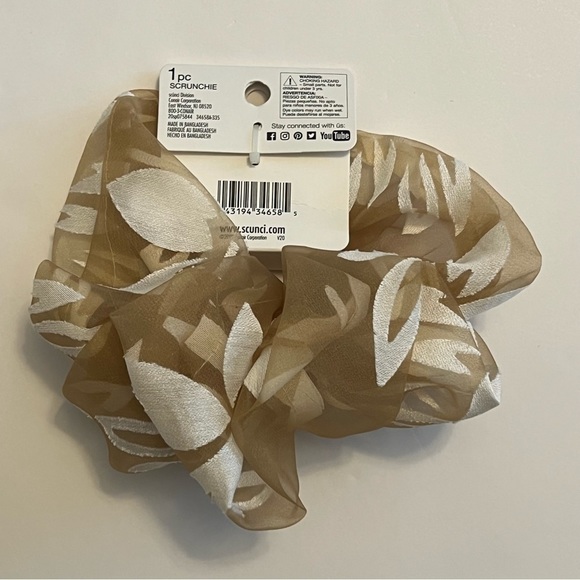 5/$20 Scunci Jumbo Scrunchie - Picture 3 of 3